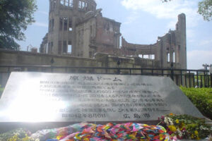 8月6日 広島平和祈念集会後、被爆者団体から首相に落胆表明